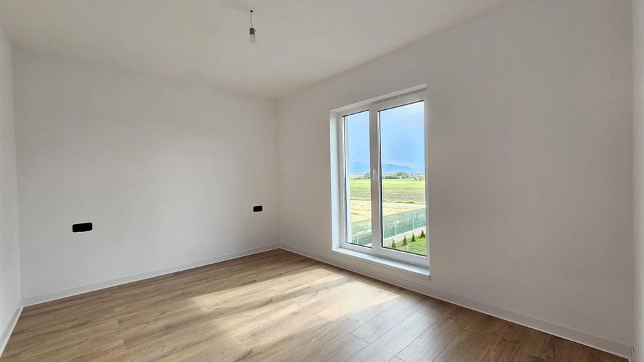 Casa Individuala cu 4 camere Sanpetru - Poză 6