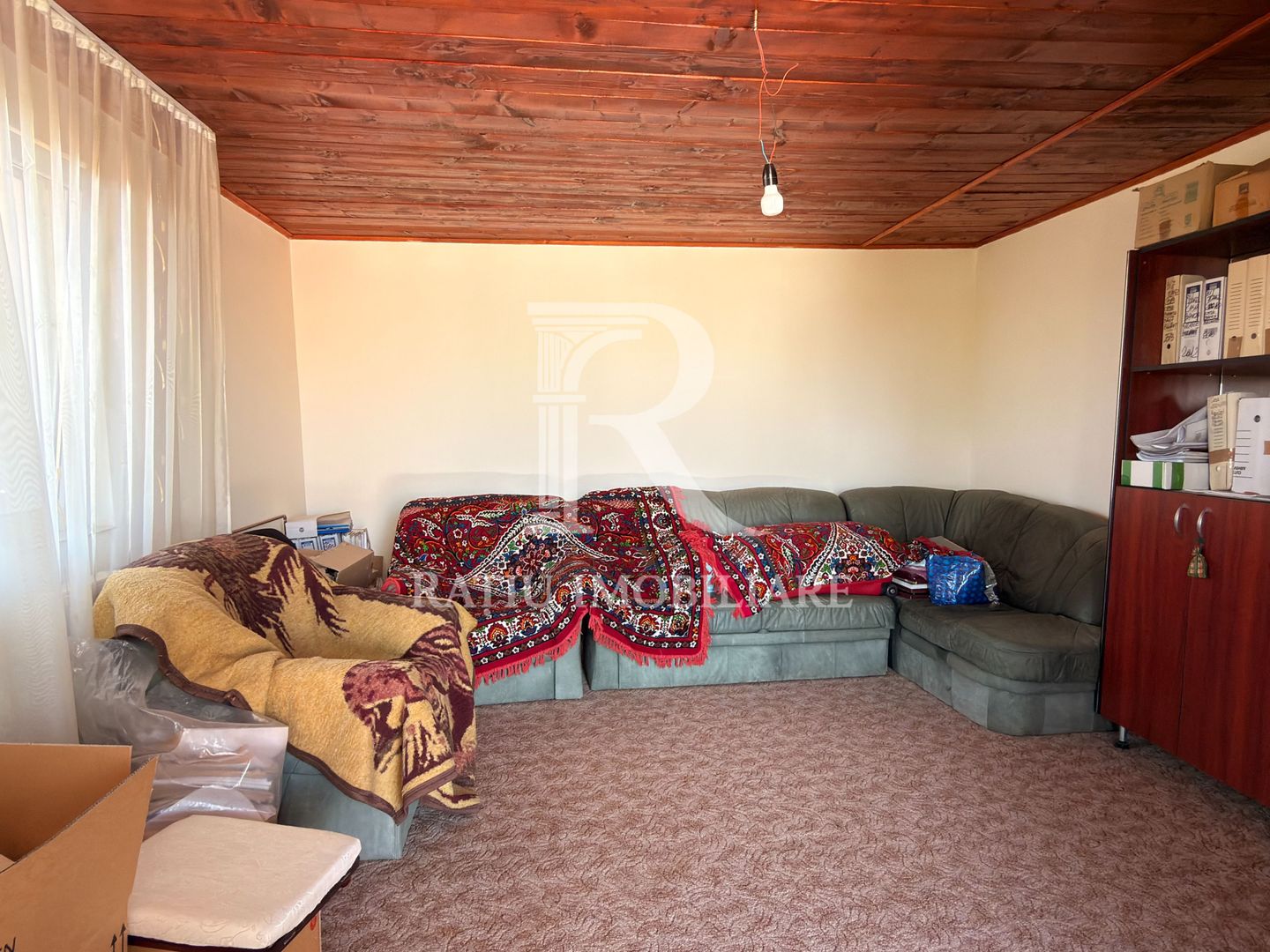 Casă cu spațiu comercial | Curte | Garaj | Parcare | Nojorid - Poză 24