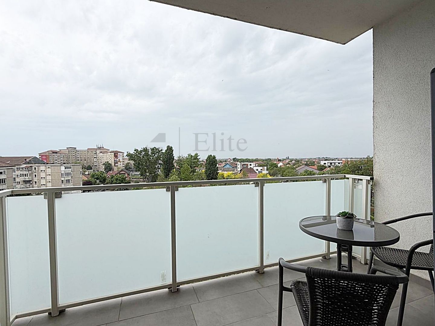 Apartament 4 camere de inchiriat in Prima Onestilor - Poză 4