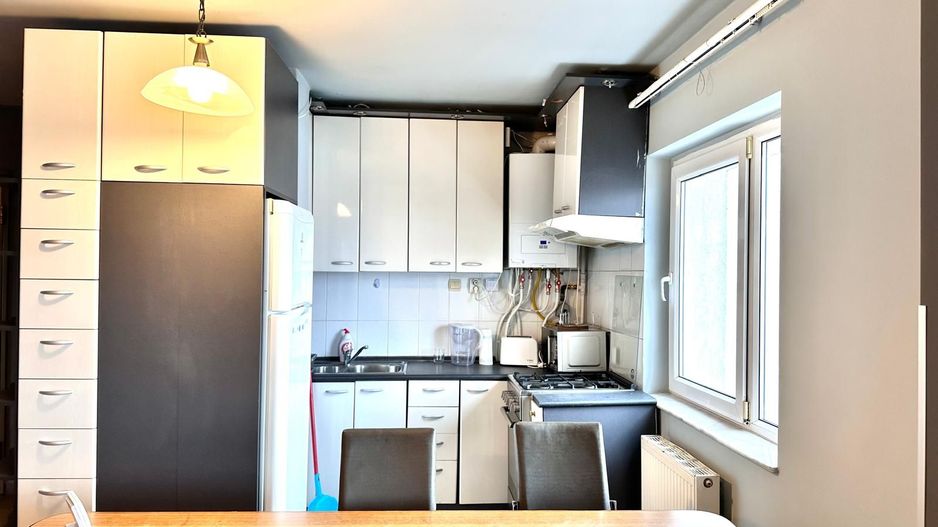 Apartament spatios 4 camere + parcare, pretabil ptr ERASMUS - Poză 4