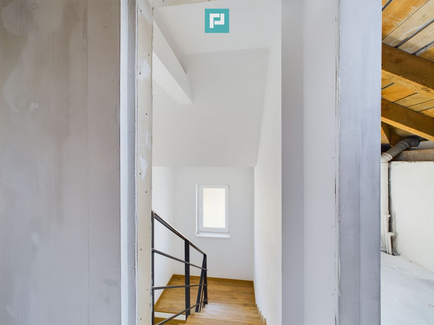 Duplex elegant cu 3 dormitoare în Ghiroda - Poză 14