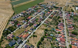 Loc de casă în Sânleani 412mp - Poză 10