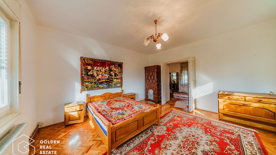 Vila superba, P+E,  Cuvin, 9 camere, 200 mp si teren 1300 mp plus anexa 3 camere - Poză 15