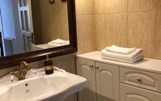 Apartament în vilă, zonă centrală, parcare - Poză 7