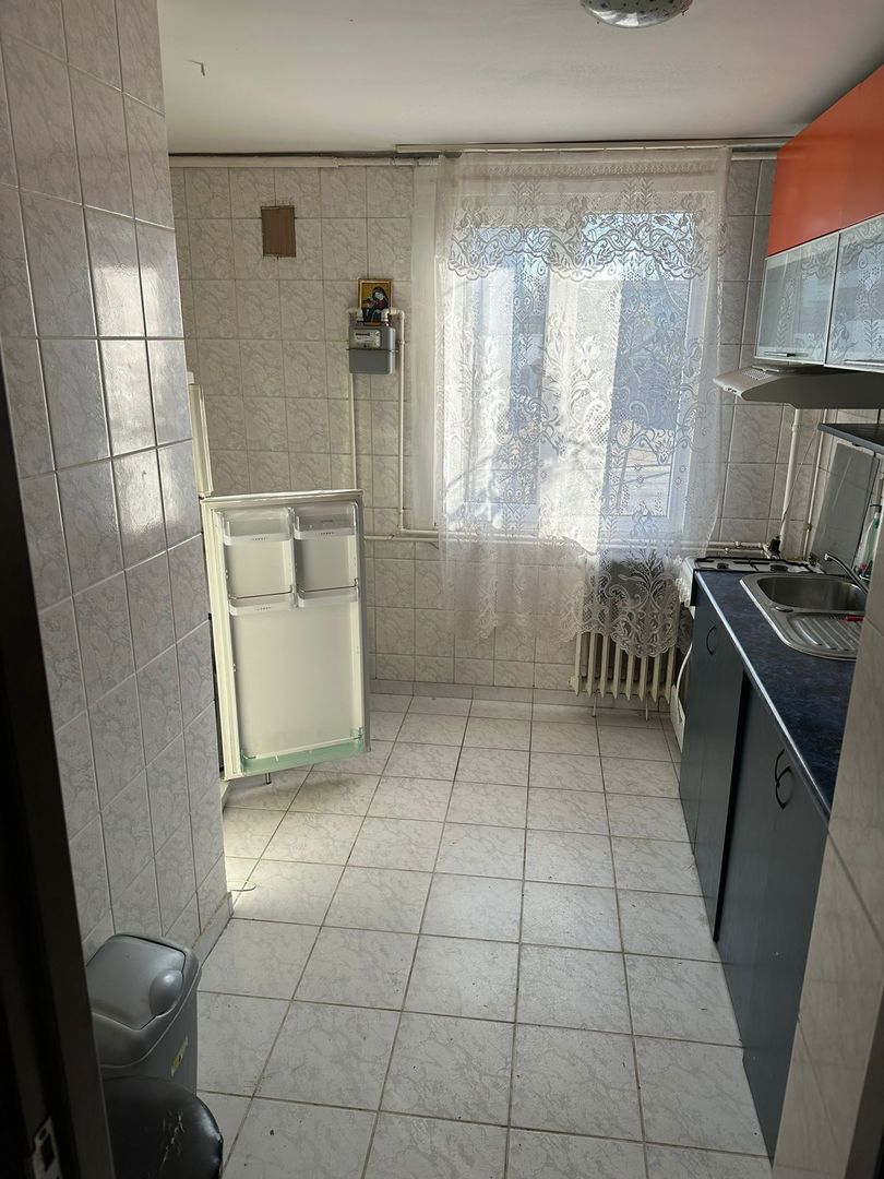 Apartament 3 camere vanzare  in Drumul Taberei - Prelungirea Ghencea - Poză 3