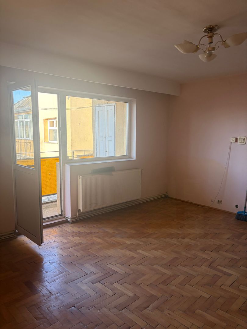 BRASADAS vinde ap 3 cam etaj 4/4 in Micro 16. - Poză 5