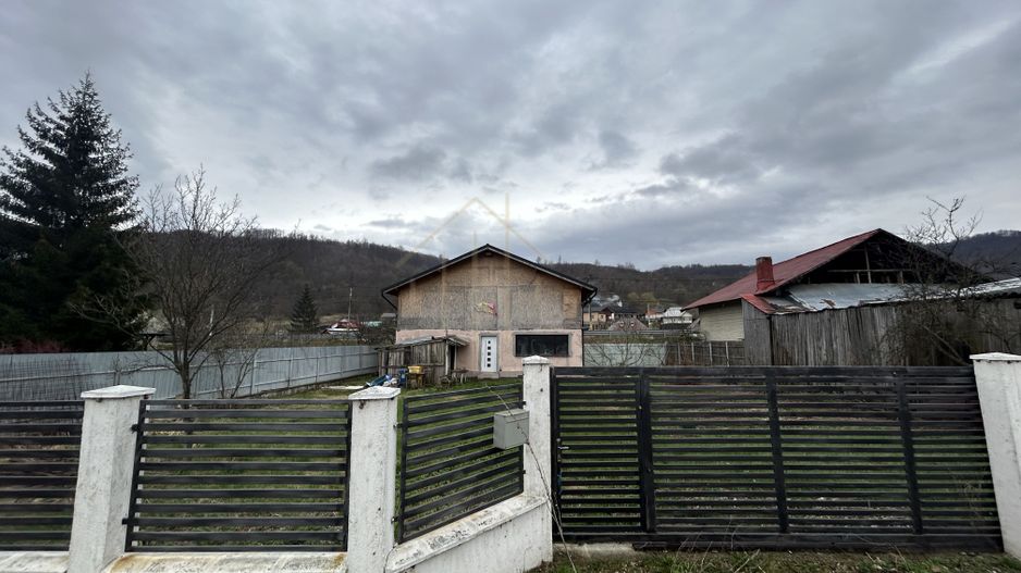 Casa de vanzare in Slanic Moldova . - Poză 11