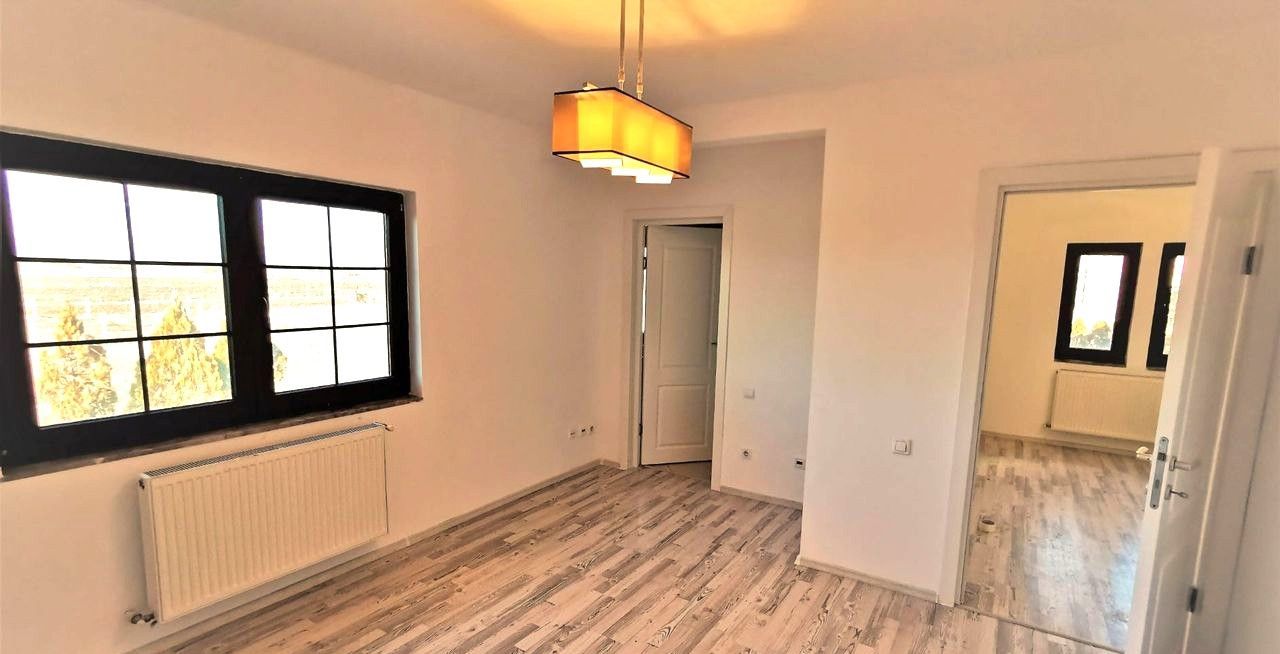 Corbeanca, inchiriez vila stil american, cu semineu si panouri solare - Poză 2