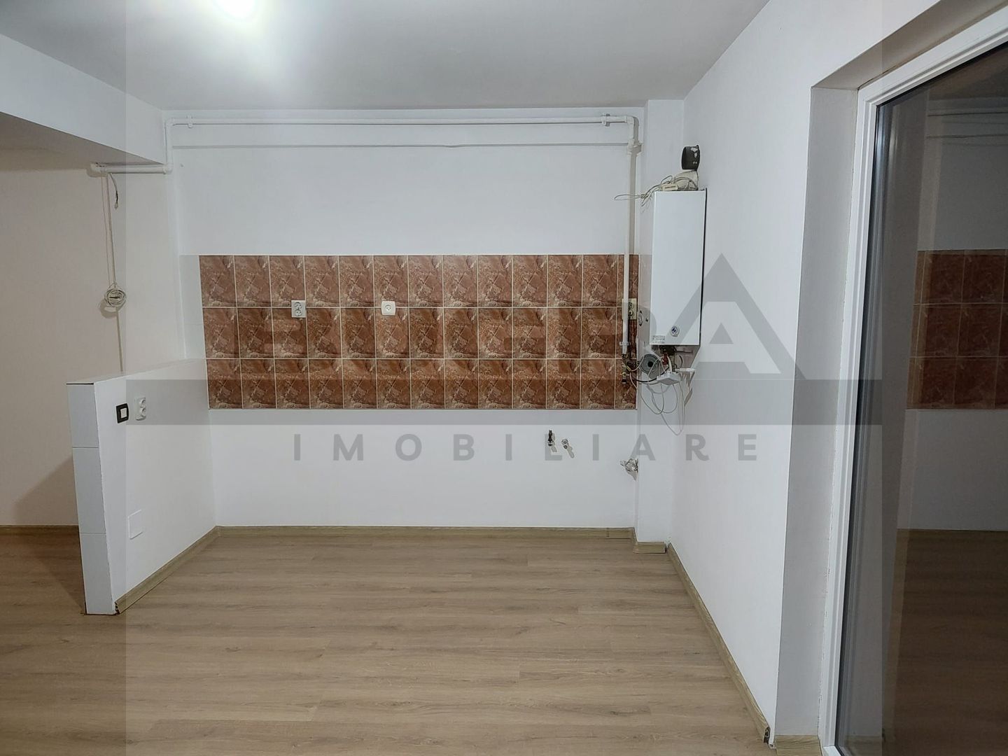 Apartament de 2 camere, modern, 44mp,  terasa 16mp, zona Penny Apahida - Poză 2
