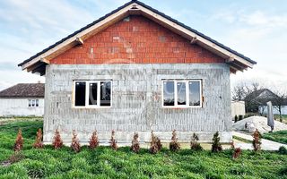 Casa de vanzare cu 3 camere in Girisu de Cris, Bihor - Poză 2