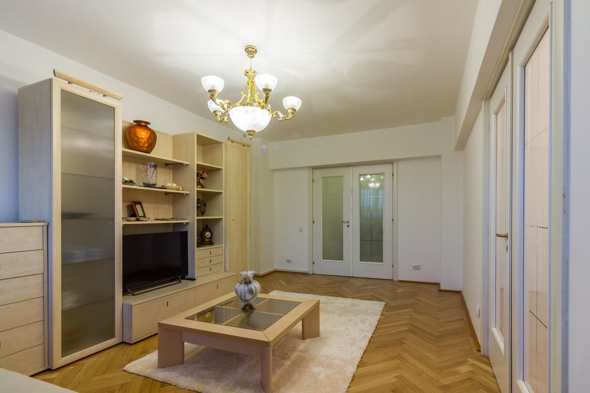 4 Camere de inchiriat, zona Libertății-vedere CASA POPORULUI - Poză 7