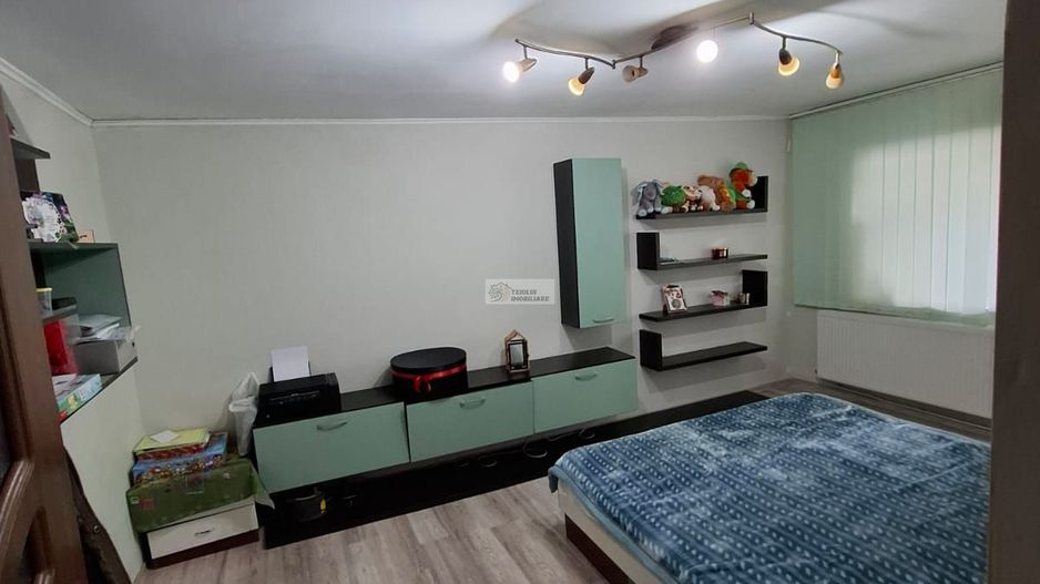 Apartament 4 camere/Longinescu/85mp/et 3/3-70.000  euro - Poză 1