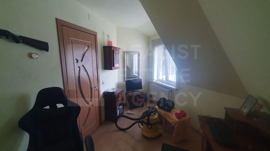 casa cu 2 nivele - Poză 5