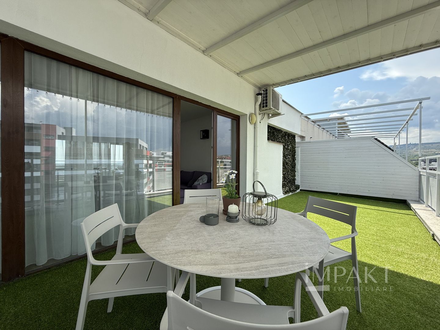 Penthouse pe doua niveluri cu 5 camere in cartierul Buna Ziua - Poză 12