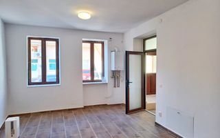 Birou, ultracentral, Oradea, 70 mp, parcare. 700 E/lună. Comision 0 - Poză 2