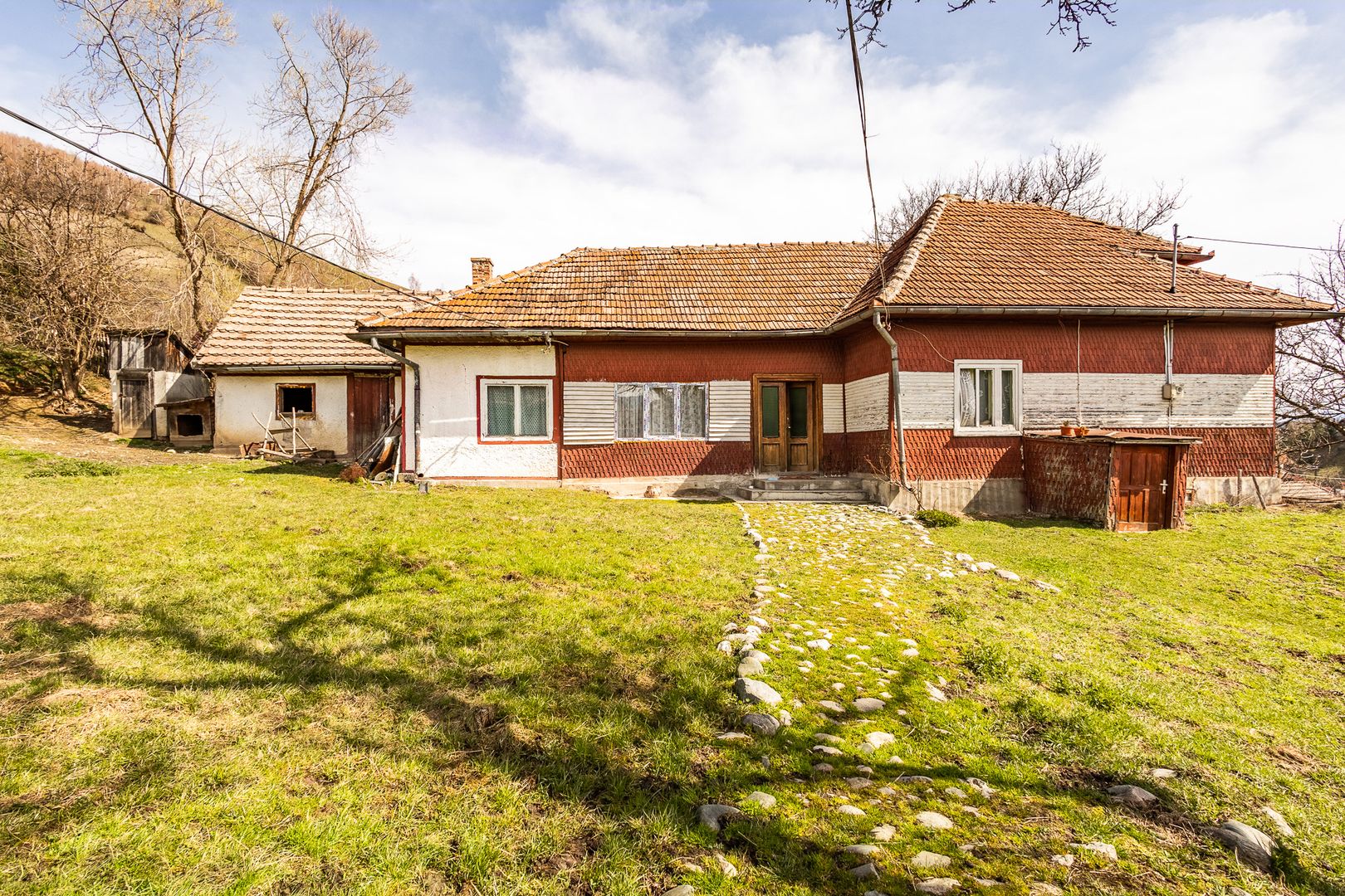 Domeniu de 6.500 mp teren+casa parinteasca,in magia Bucegilor,Moieciu, Brasov. - Poză 14