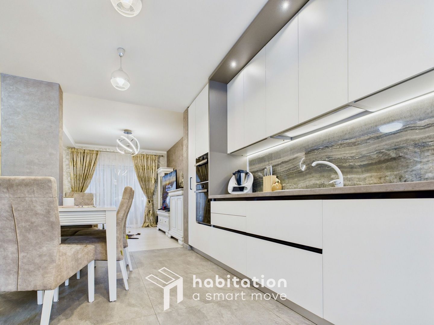 Casă patru camere în locație privilegiatǎ în Dumbrăvița - Poză 4