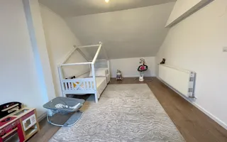 Casa spatioasa cu spatiu de relaxare-zona Blascovici - Poză 19