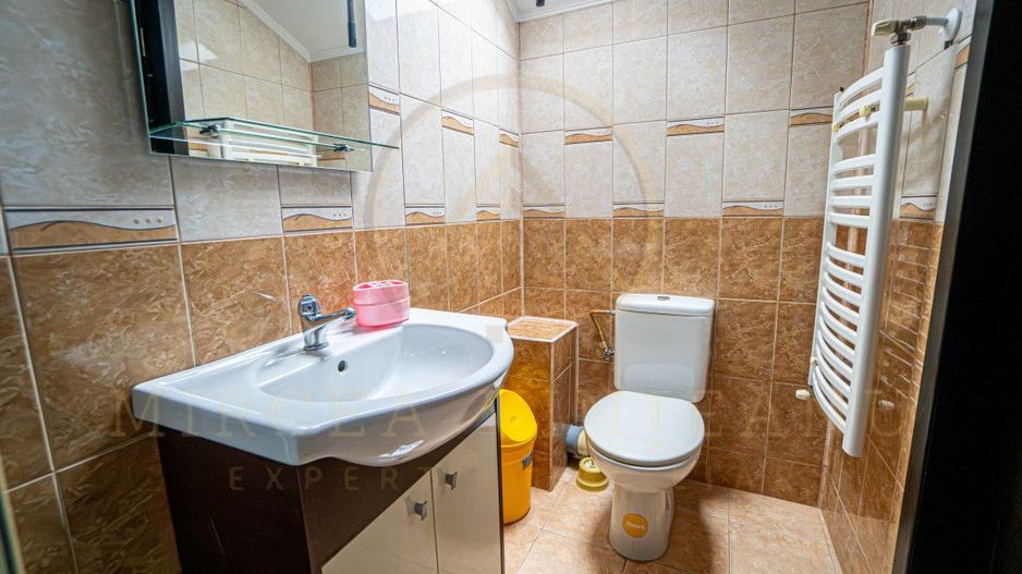Casă Palazu Mare | Ideală pentru familie extinsă sau activitate mixta - Poză 15