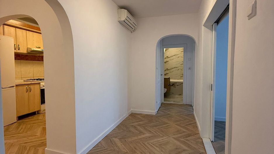 Apartament cu 3 camere – Zona Rogerius, Oradea - Poză 3