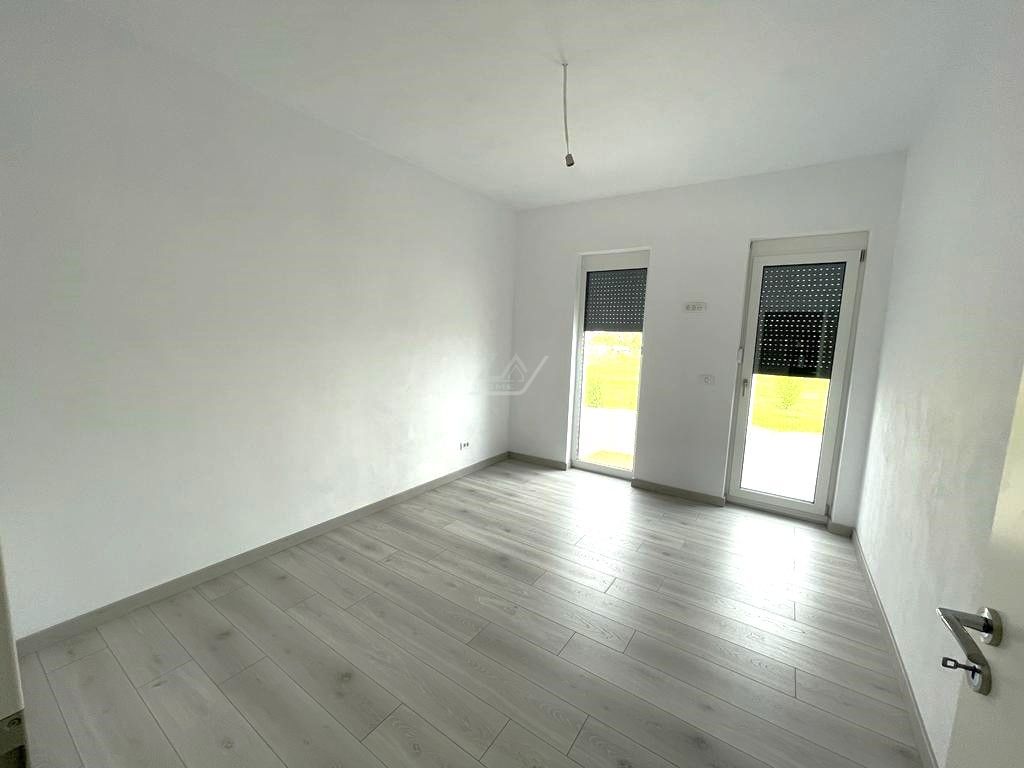 COMISION 0! Duplex finalizat - 5 camere, 3 bai. Panouri fotovoltaice. - Poză 15