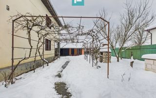 Casă cu etaj Căpâlnaş - Poză 1