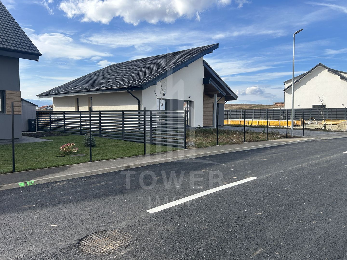 Casă individuală INDEPENDENTĂ ENERGETIC - Poză 2