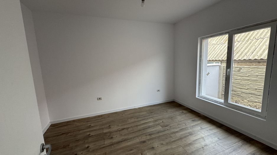 1/2 Duplex Parter Sanmihaiu Roman ,3 Camere,2 Bai,Toate Utilitatile - Poză 5