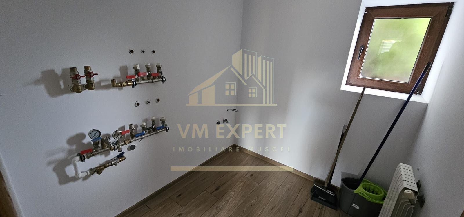 CASĂ 4 CAMERE TEREN 177MP RUCĂR ARGEȘ - Poză 9