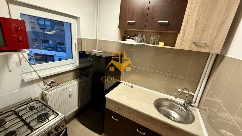 o camera decomandata, balcon Zona Centrala, Piata Mihai Viteazu - Poză 5