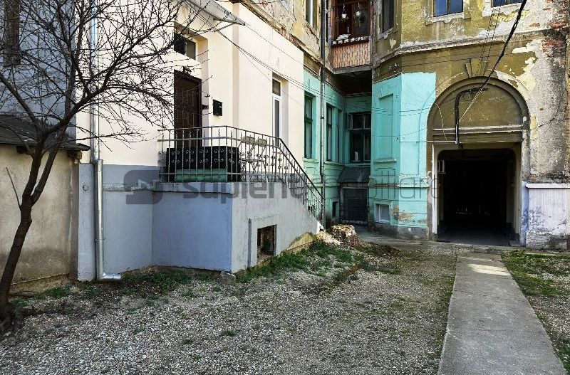 Apartament la casa cu 4 camere si acces auto, ultracentral - Poză 18