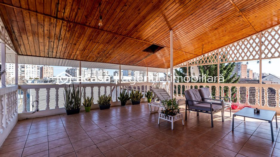 Casă spațioasă în mijlocul orasului, Str. Constantin Brâncuși - Poză 13