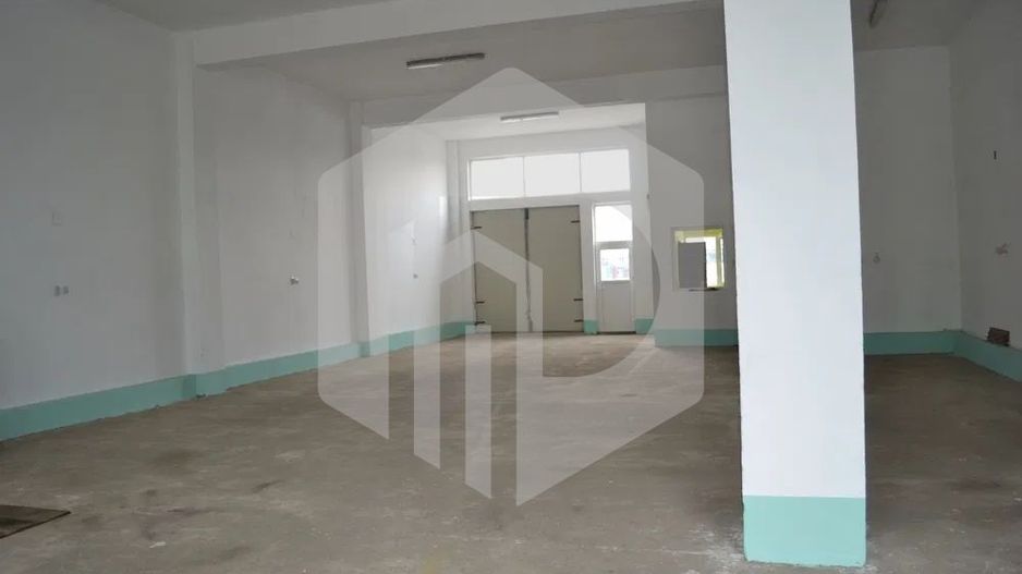 Spatiu Comercial - Terezian - 400mpu - 577mp Teren - Parcare proprie - Poză 2