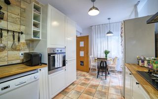 Casa complet mobilata 5 camere 3 bai curte generoasa - Poză 9