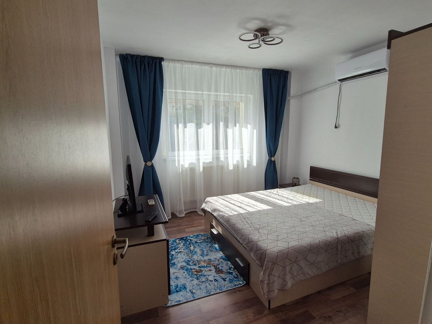 AP. 2 CAMERE RAHOVA,BUCATARIE INCHISA ,BLOC REABILITAT, LOC PARCARE - Poză 2