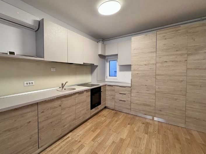 Apartament decomandat cu trei camere, Dacia-Stefan cel Mare - Poză 4
