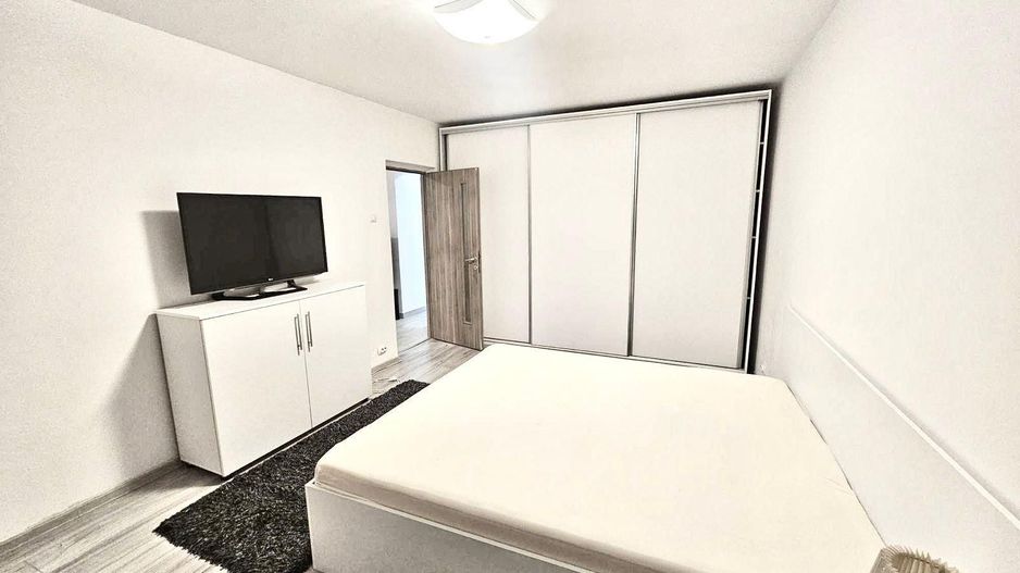 Vand apartament  3 camere - Poză 3