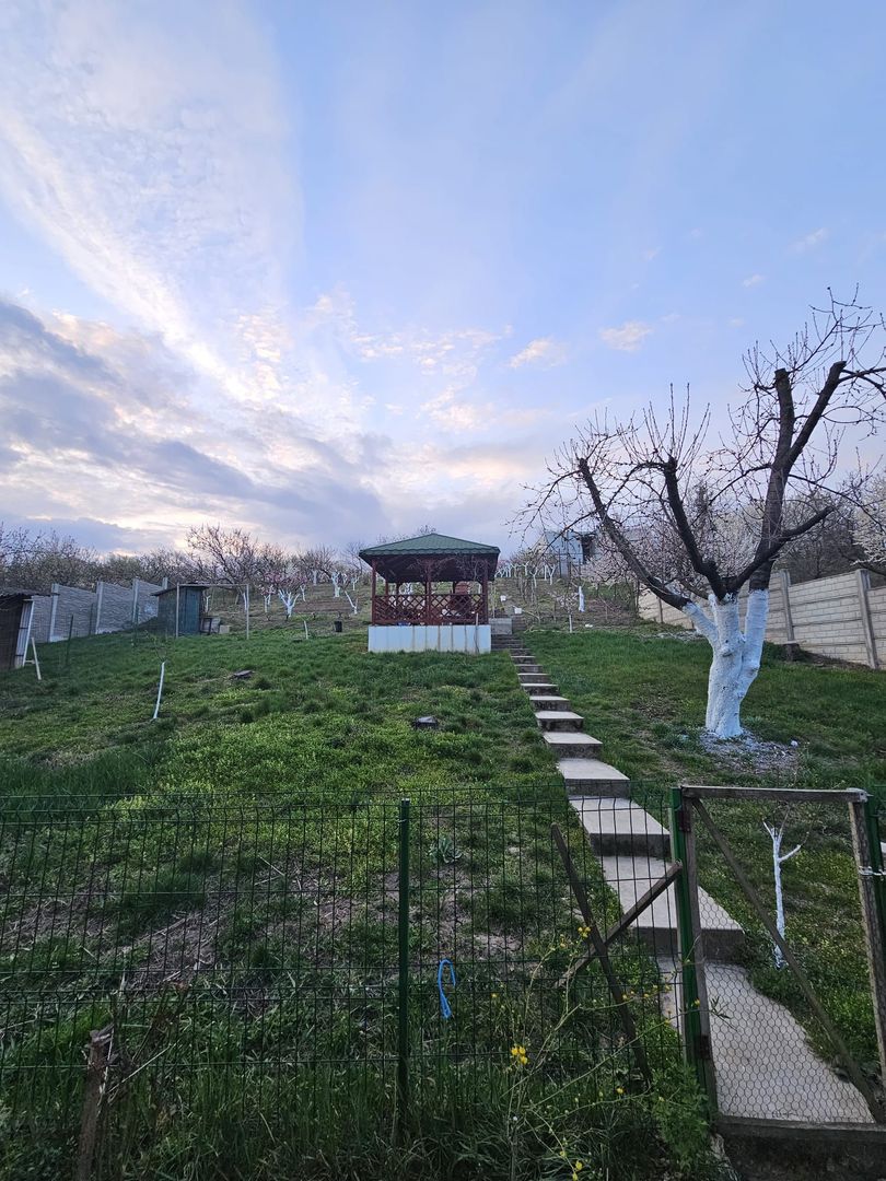 Vila  Oradea zona Iorga 420 mp ,teren 2000 ml - Poză 19