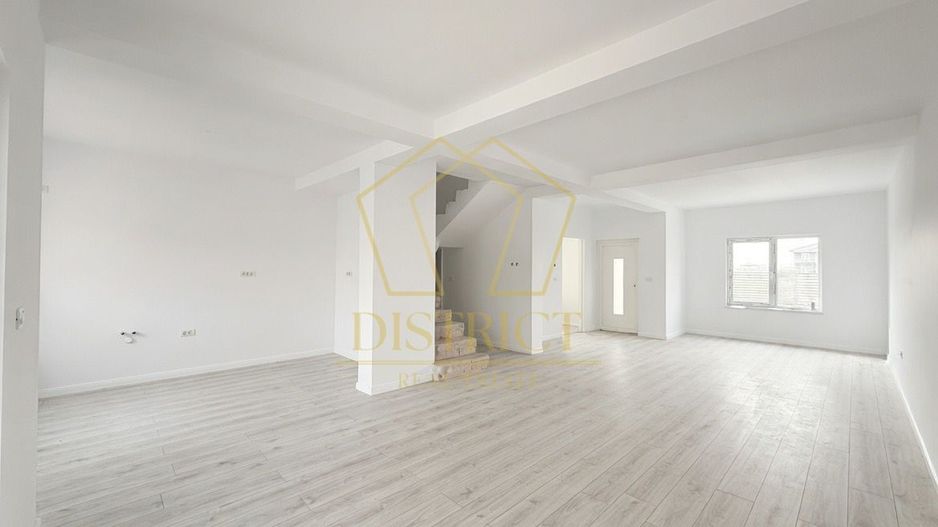 Duplex cu 4 camere despărțit prin camera tehnica | Mosnita Noua - Poză 5
