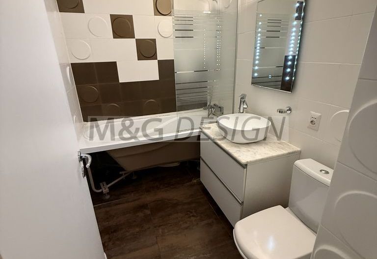 Etaj 2 , 3 camere decomandat Soarelui - Poză 12