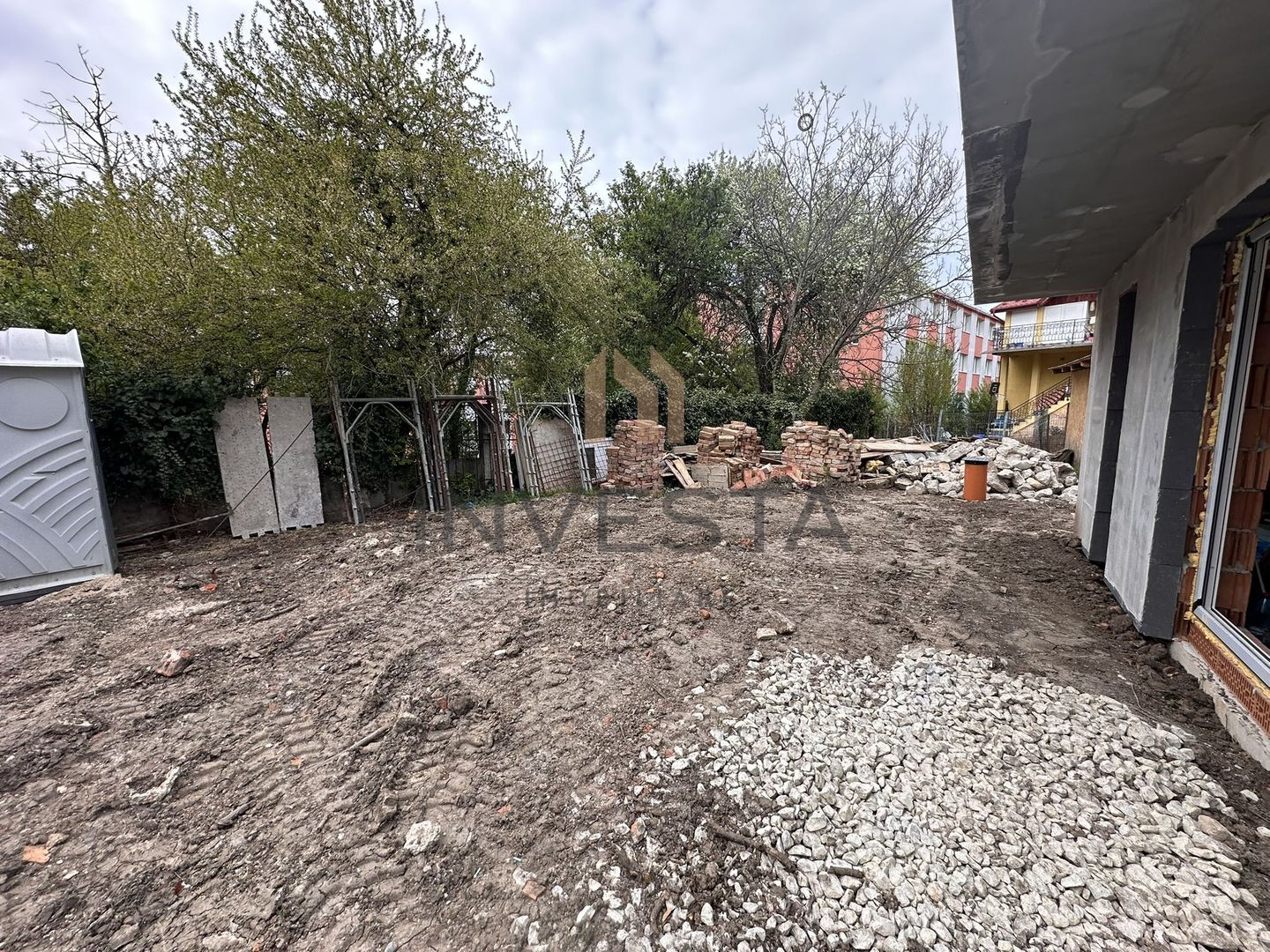 Imobil 7 camere zona Hasdeu -SemiCentral | Curte proprie si acces auto - Poză 15