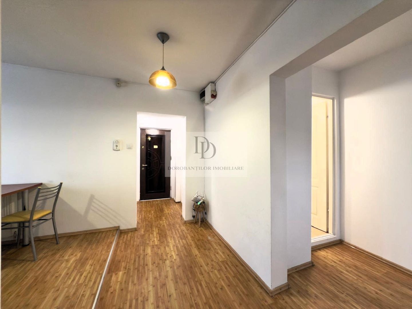Închiriere apartament 3 camere – Calea Dorobanților-Parcare exterioară - Poză 13
