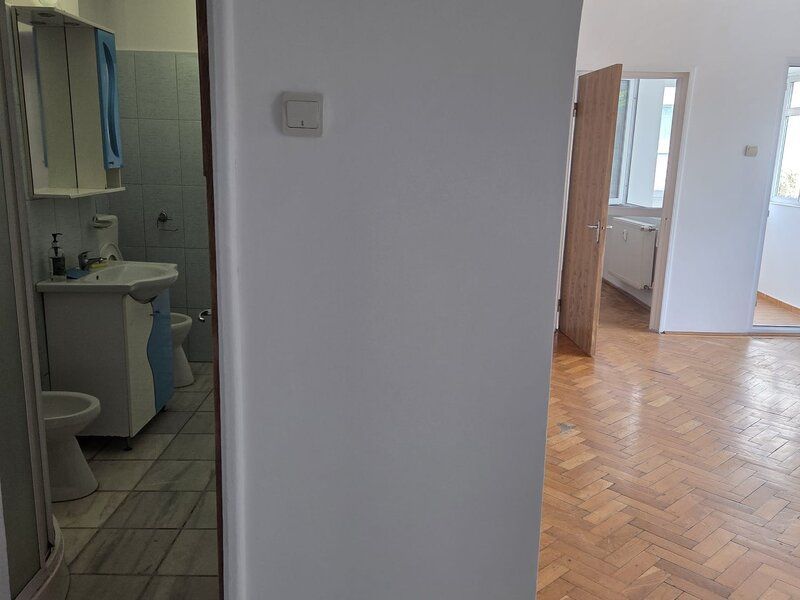 Apartament 2 camere zona Dristor - Piata Rm Sarat - Poză 2