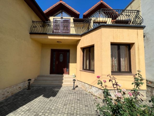 Casa deosebita 4 dormitoare ultracentral Lugoj - Poză 40