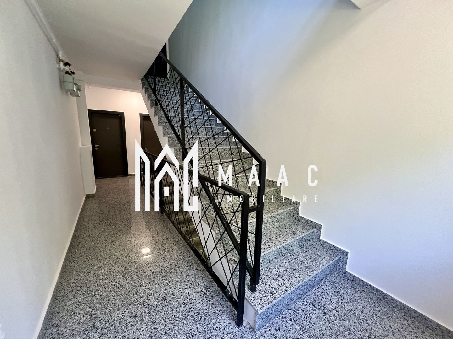 Penthouse Elegant pe 2 Niveluri cu Terasă și Vedere Superbă - Poză 18