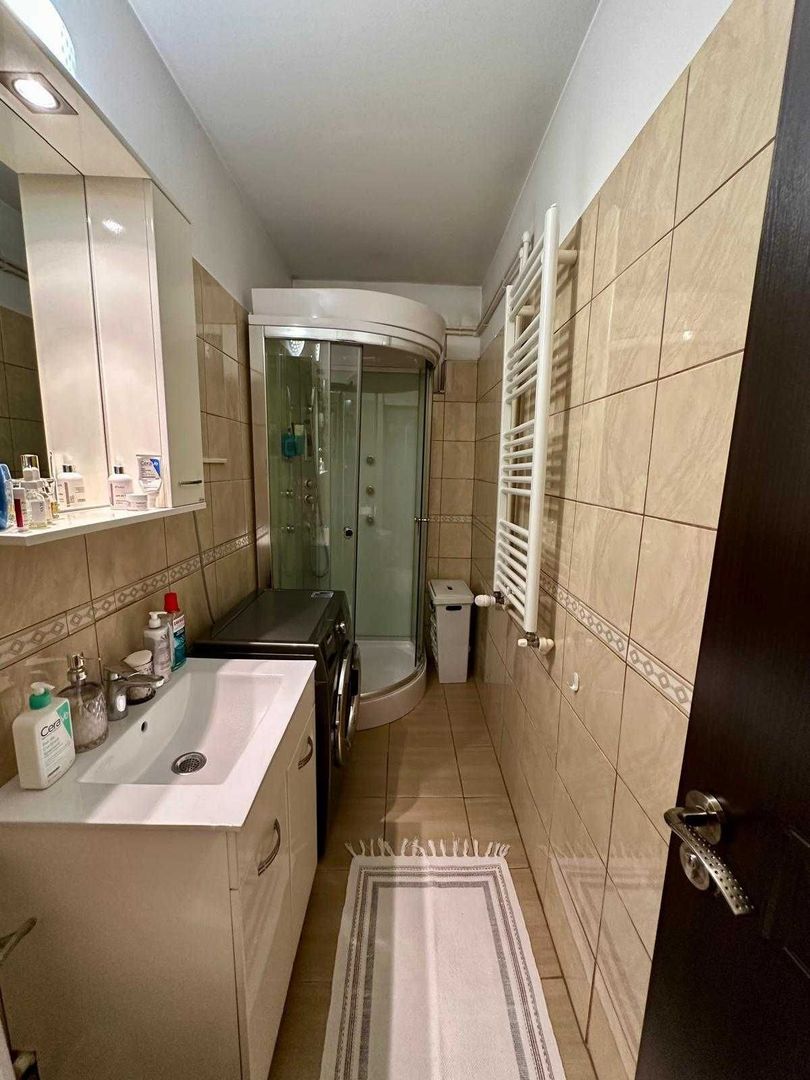 Garsonieră 38 mp, parter, balcon închis, boxă, metrou 2 min - Poză 2