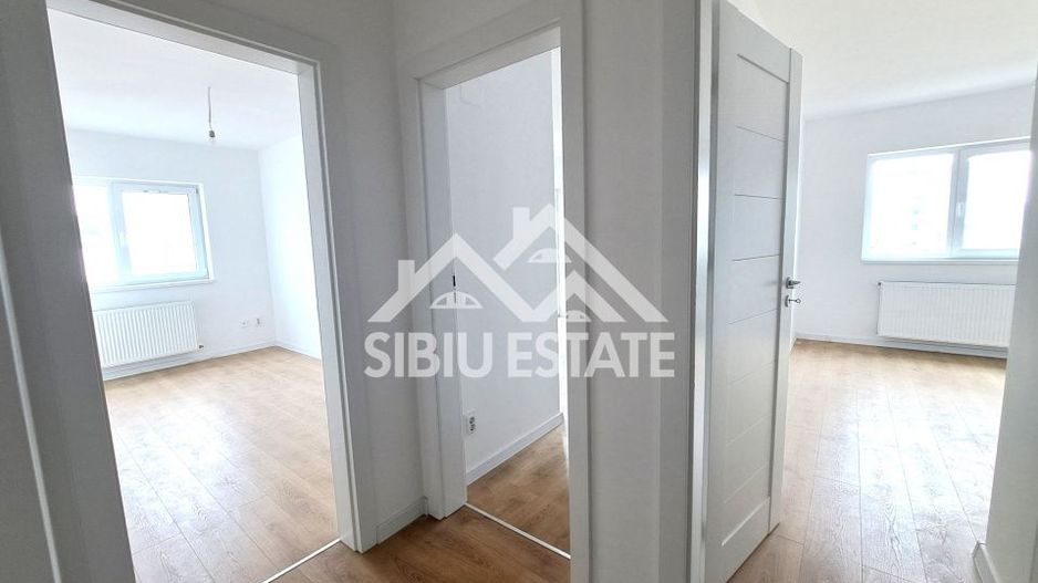 Apartament Sibiu 4 camere, 2 bai NOU lift si parcare - Poză 9