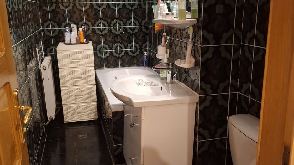 Apartament spatios de 4 camere+1 camera/etaj 2/125mp /Focsani/Finante - Poză 9