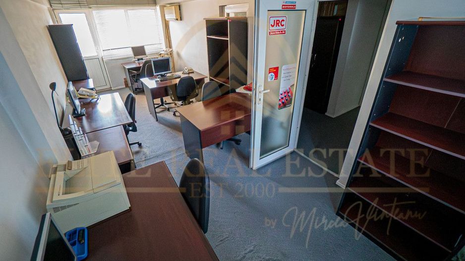 Ultracentral - Apartament cu 7 camere situat la etaj 1 , vedere bilaterală. - Poză 11