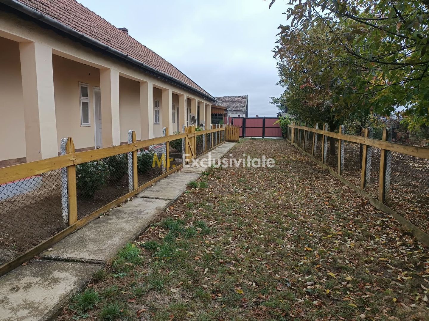 Casă tradițională cu teren de 4.400 mp în Vașad - Poză 5